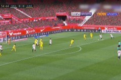 拜仁慕尼黑锋线危机：莱万停赛，哈维教练紧急寻替身